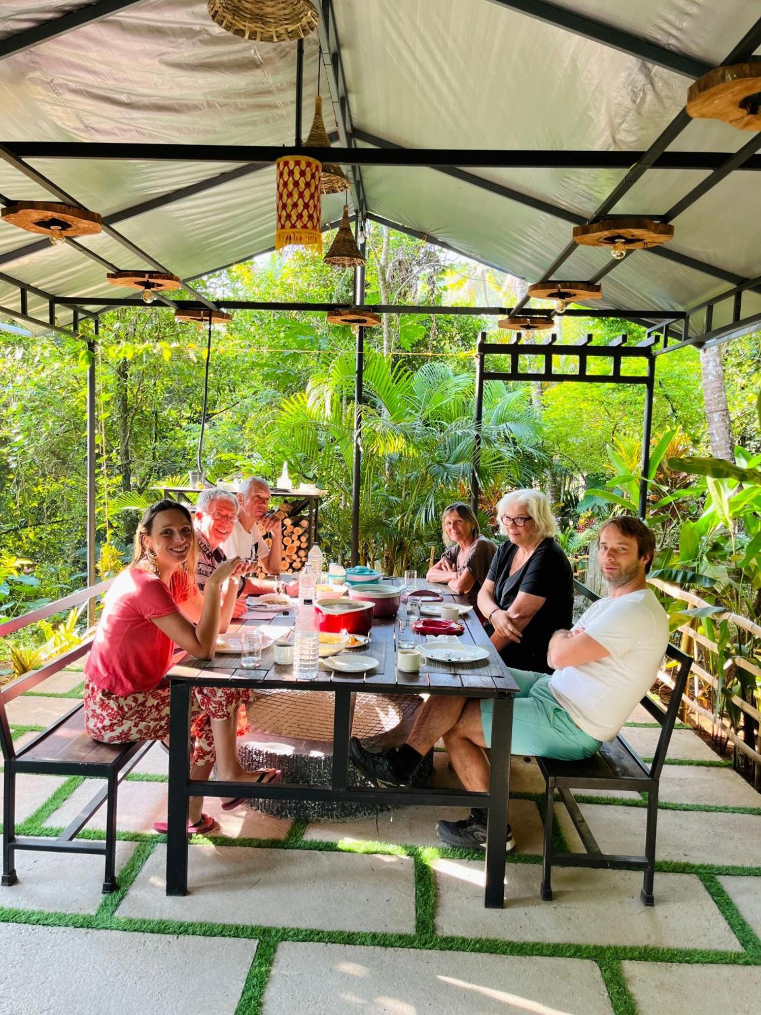 Fab Valley Homestay ムンナル エクステリア 写真