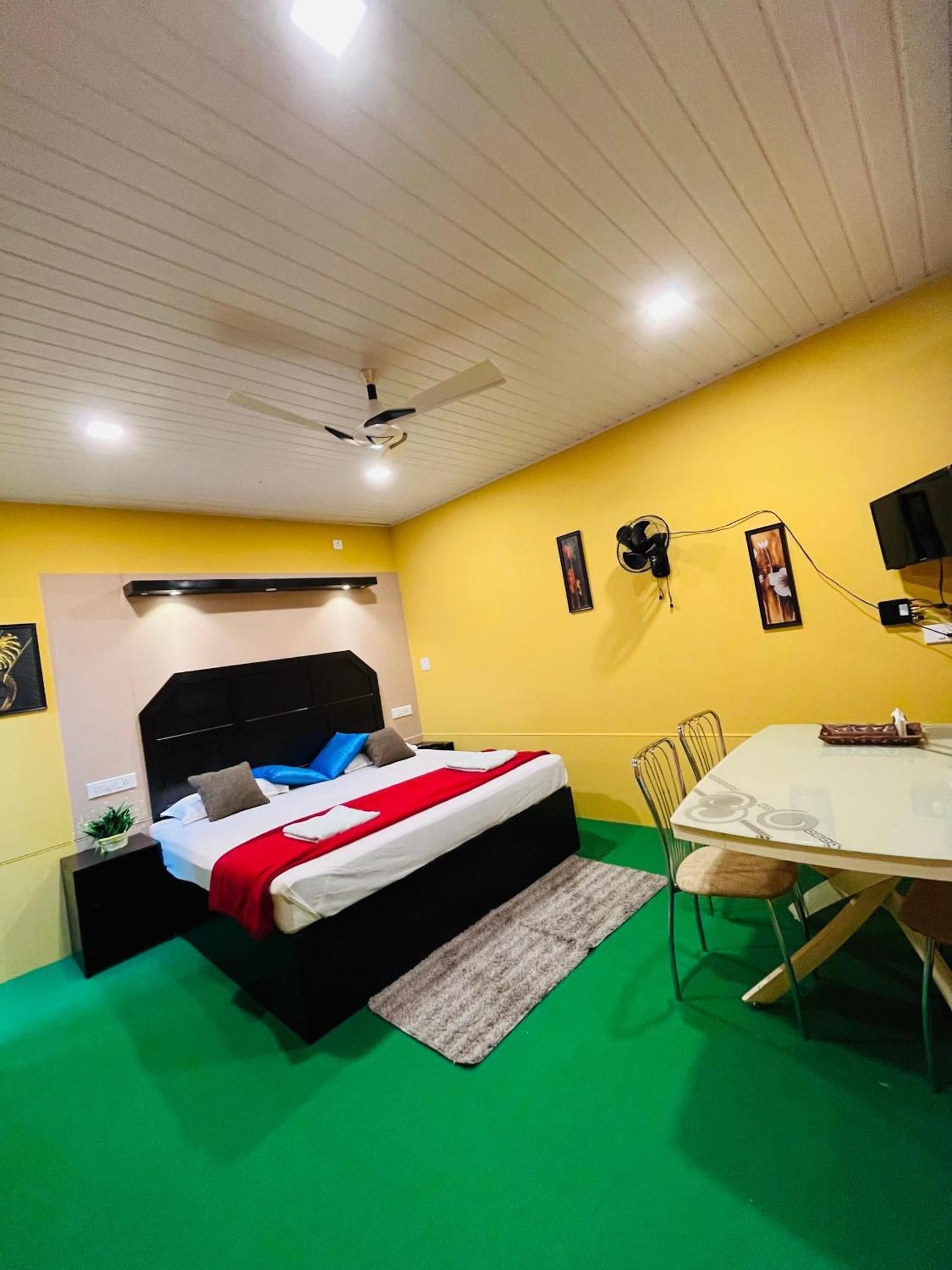 Fab Valley Homestay ムンナル エクステリア 写真