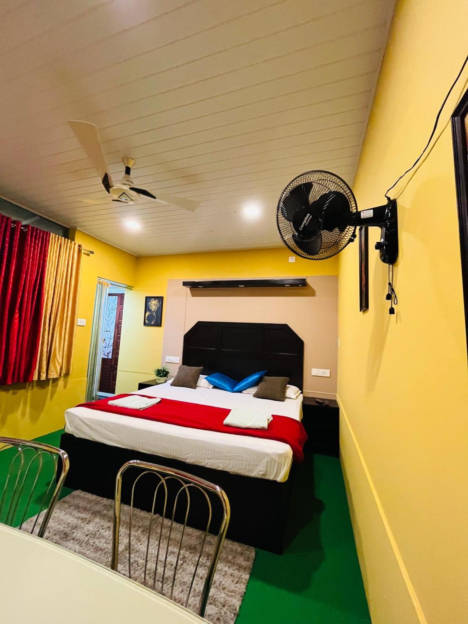 Fab Valley Homestay ムンナル エクステリア 写真