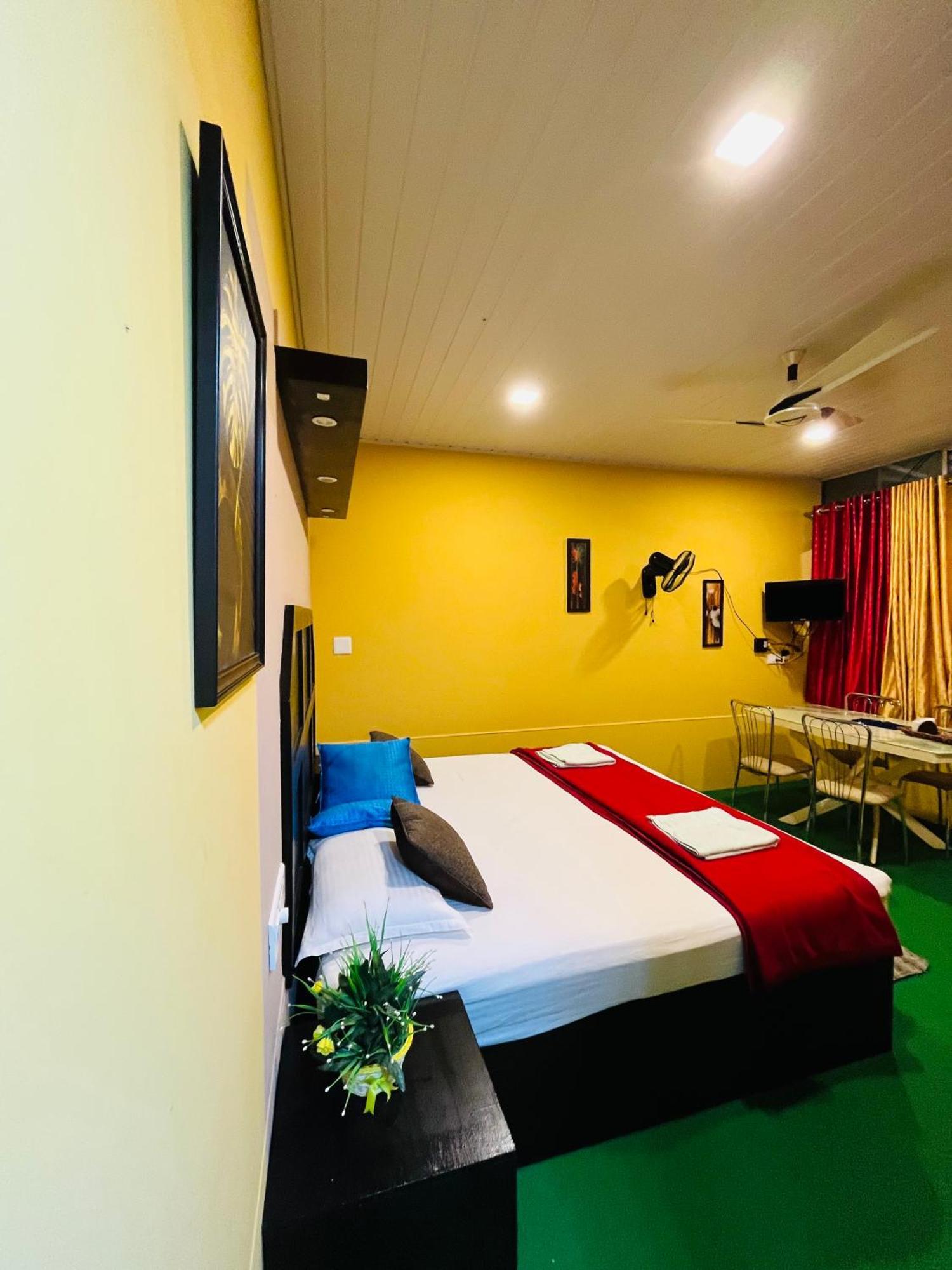 Fab Valley Homestay ムンナル エクステリア 写真