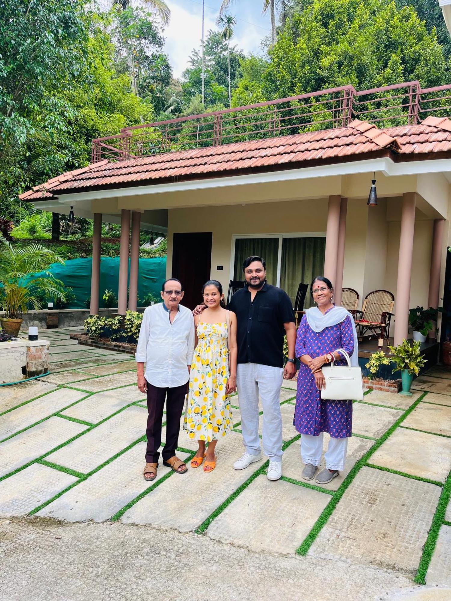 Fab Valley Homestay ムンナル エクステリア 写真