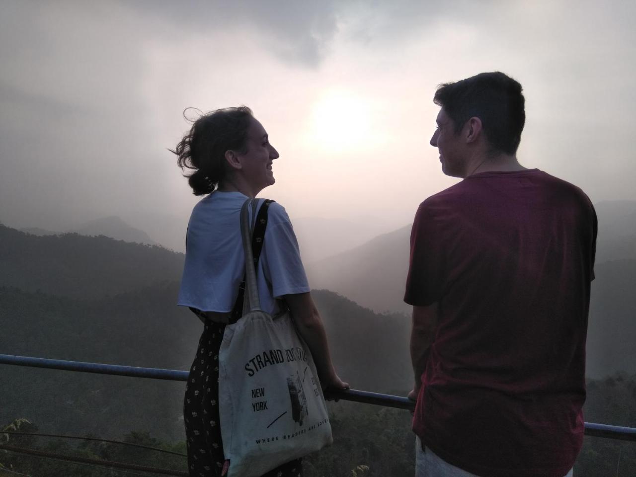 Fab Valley Homestay ムンナル エクステリア 写真